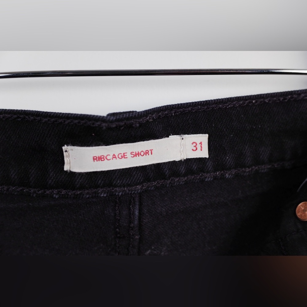 Levi’s Ribcage Short - Picture 4 of 4